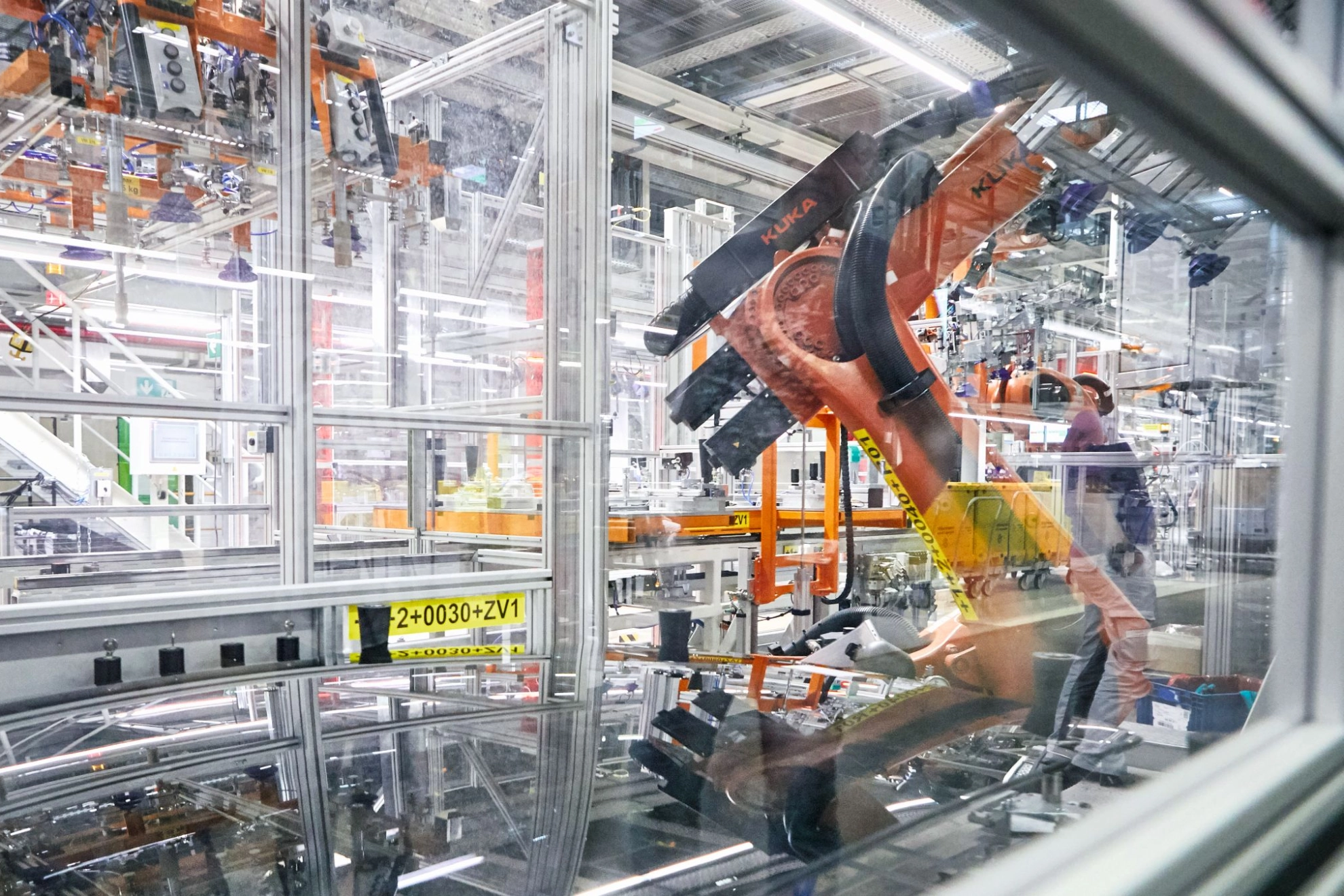 Der Umbau zum E-Mobilität-Standort und die zunehmende Automatisierung ändern die Arbeitsrealität der Beschäftigten