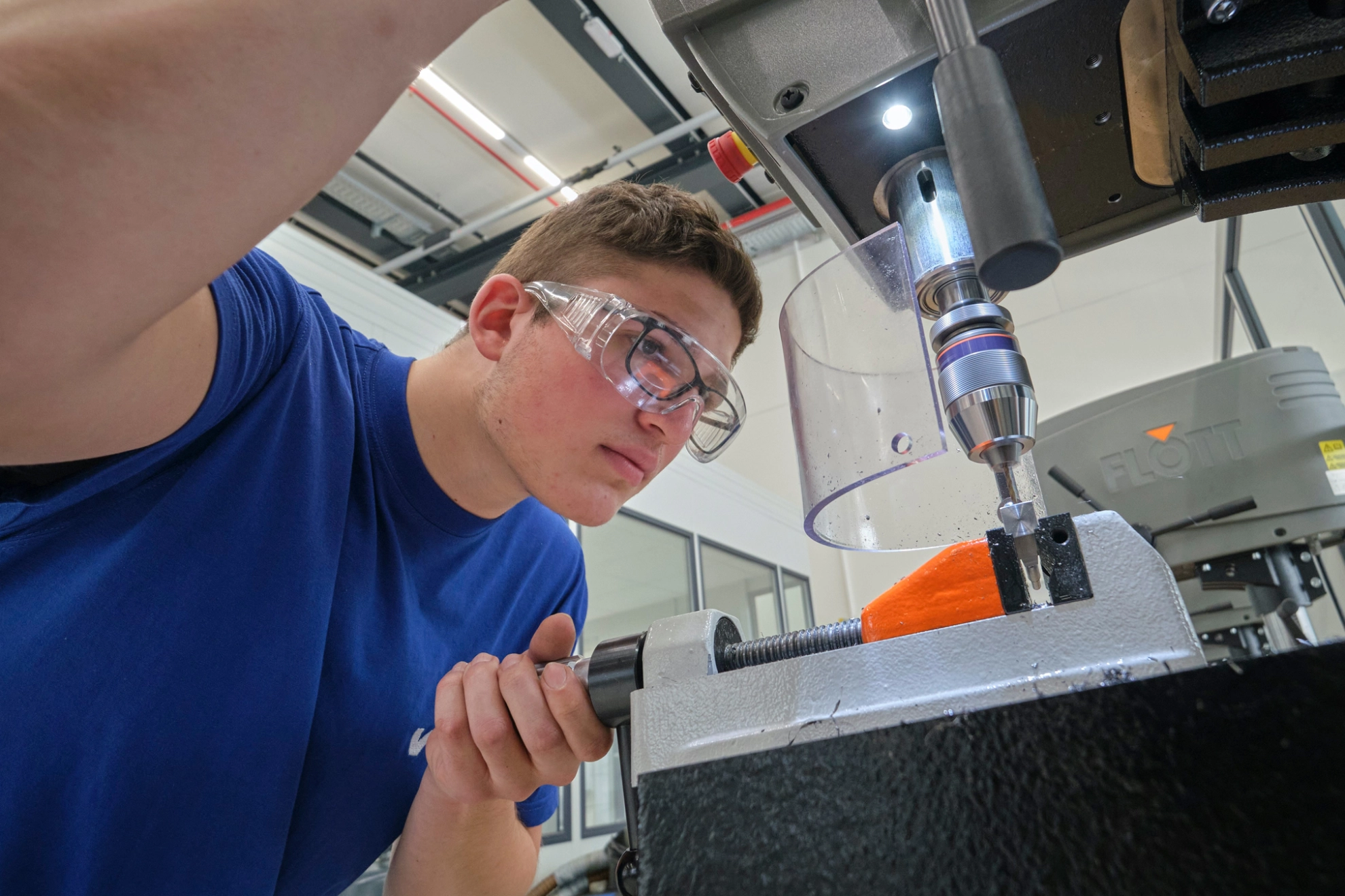 Auszubildender Robin Bunz bei Voith in Heidenheim