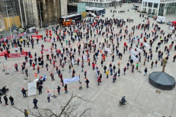 Warnstreikdemo und Kundgebung Münsterplatz Ulm