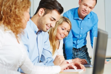 Teile deine Erfahrungen mit KI in der Ausbildung