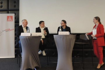 Podium: Mitbestimmung bei KI braucht neue Rechte und bewährte Kompetenzen