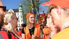 20190410_Frau_Streik_Warnstreik_002_640x360